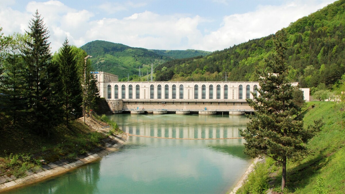 The "Dimitrie Leonida" hydroelectric plant