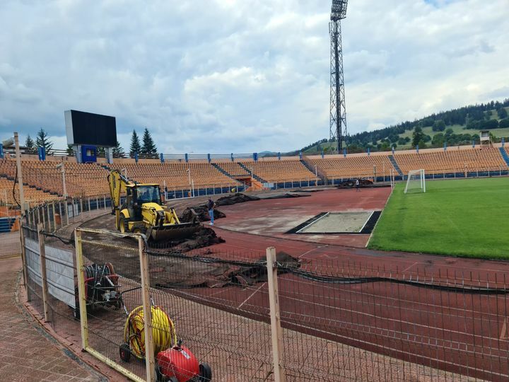 🏃 A început modernizarea pistei de atletism de pe Stadionul Municipal