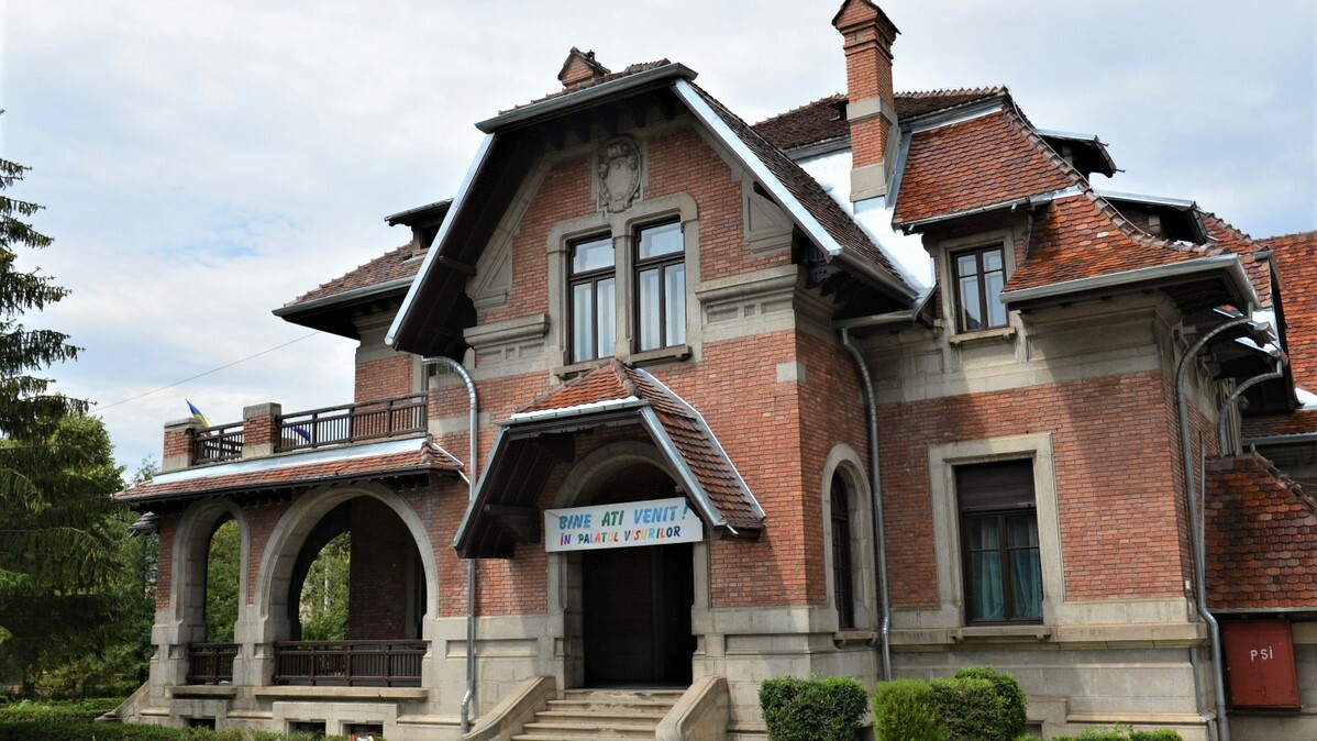 Lalu House (The Children's Palace)